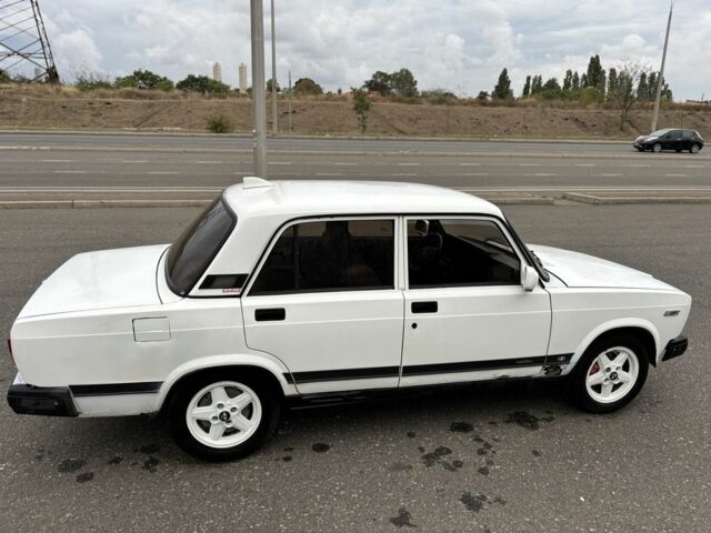 Белый ВАЗ 2107, объемом двигателя 1.6 л и пробегом 200 тыс. км за 699 $, фото 7 на Automoto.ua