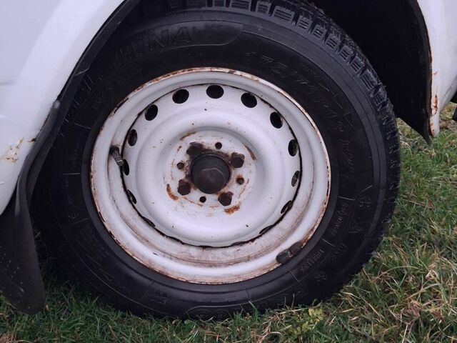 Білий ВАЗ 2107, об'ємом двигуна 1.5 л та пробігом 23 тис. км за 600 $, фото 8 на Automoto.ua