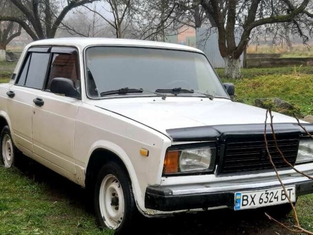 Белый ВАЗ 2107, объемом двигателя 1.5 л и пробегом 105 тыс. км за 600 $, фото 2 на Automoto.ua