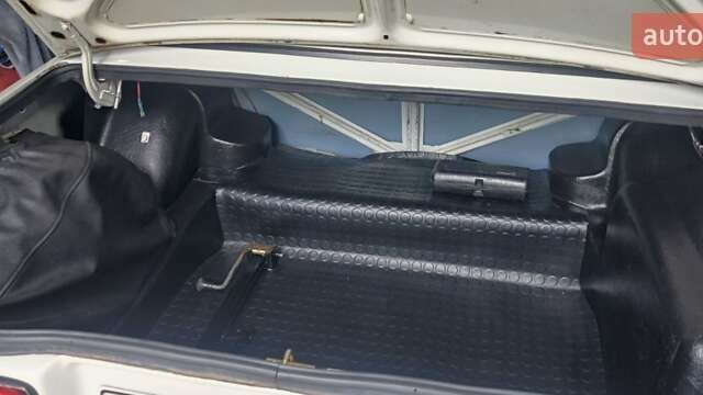 Белый ВАЗ 2107, объемом двигателя 1.6 л и пробегом 46 тыс. км за 2600 $, фото 3 на Automoto.ua
