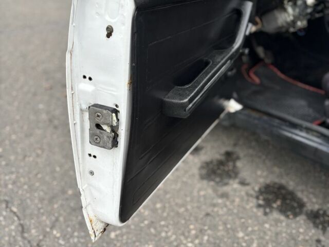 Белый ВАЗ 2107, объемом двигателя 1.6 л и пробегом 200 тыс. км за 699 $, фото 15 на Automoto.ua