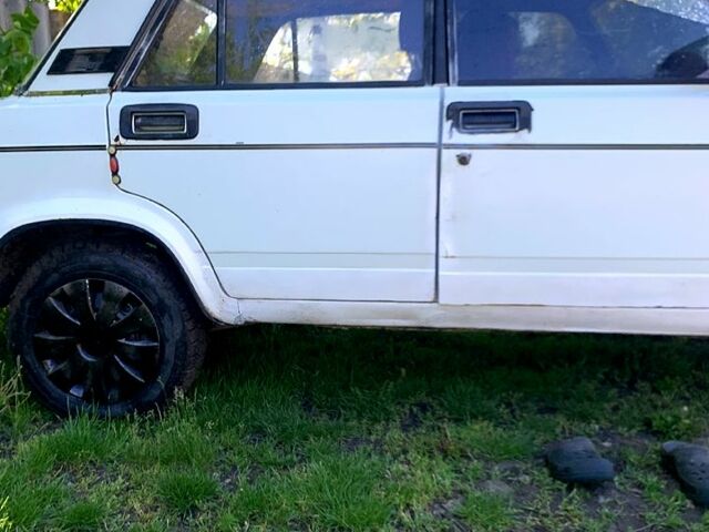 Белый ВАЗ 2107, объемом двигателя 1.5 л и пробегом 257 тыс. км за 550 $, фото 2 на Automoto.ua