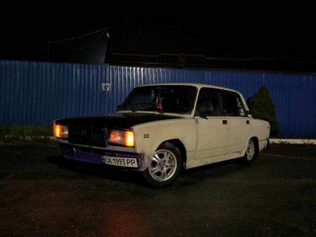 Білий ВАЗ 2107, об'ємом двигуна 1.5 л та пробігом 56 тис. км за 1100 $, фото 7 на Automoto.ua