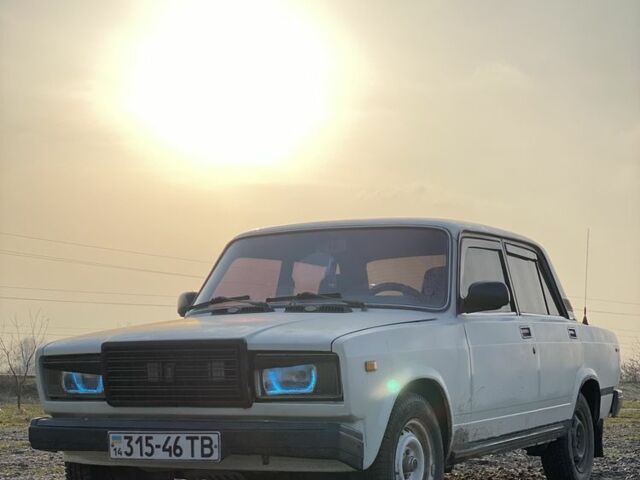 Белый ВАЗ 2107, объемом двигателя 1.5 л и пробегом 2 тыс. км за 1200 $, фото 1 на Automoto.ua