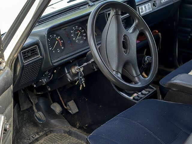 Белый ВАЗ 2107, объемом двигателя 1.5 л и пробегом 0 тыс. км за 700 $, фото 7 на Automoto.ua