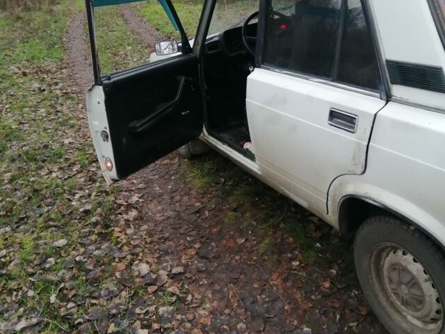 Белый ВАЗ 2107, объемом двигателя 0 л и пробегом 100 тыс. км за 876 $, фото 4 на Automoto.ua