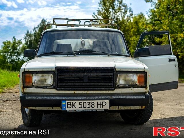 Белый ВАЗ 2107, объемом двигателя 1.5 л и пробегом 0 тыс. км за 700 $, фото 6 на Automoto.ua