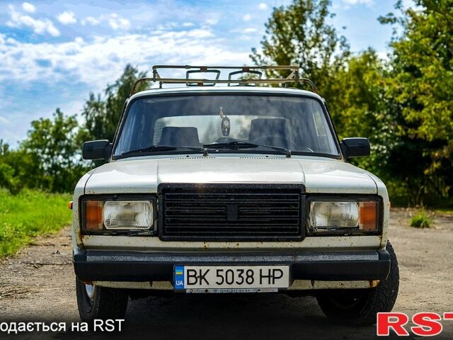 Белый ВАЗ 2107, объемом двигателя 1.5 л и пробегом 0 тыс. км за 700 $, фото 1 на Automoto.ua