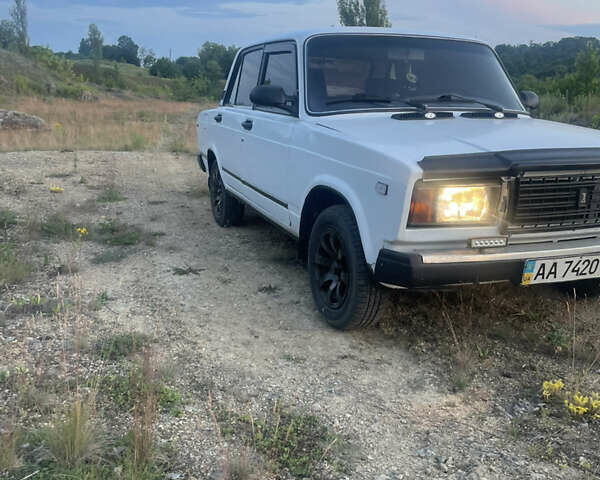 Білий ВАЗ 2107, об'ємом двигуна 1.5 л та пробігом 60 тис. км за 1100 $, фото 8 на Automoto.ua