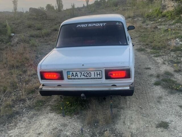 ВАЗ 2107 1997 в Шаргороде на Automoto.ua Белый ВАЗ 2107, объемом двигателя 1.6 л и пробегом 400 тыс. км за 1300 $, фото 1 на Automoto.ua