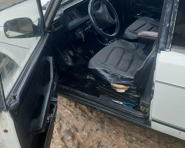 Белый ВАЗ 2107, объемом двигателя 1.5 л и пробегом 74 тыс. км за 750 $, фото 6 на Automoto.ua