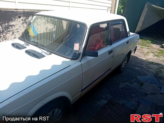 ВАЗ 2107 1997 в Коростышеве на Automoto.ua Белый ВАЗ 2107, объемом двигателя 1.5 л и пробегом 70 тыс. км за 550 $, фото 5 на Automoto.ua