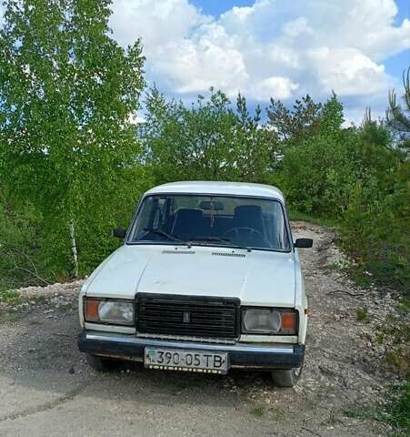 Белый ВАЗ 2107, объемом двигателя 1.6 л и пробегом 88 тыс. км за 482 $, фото 5 на Automoto.ua