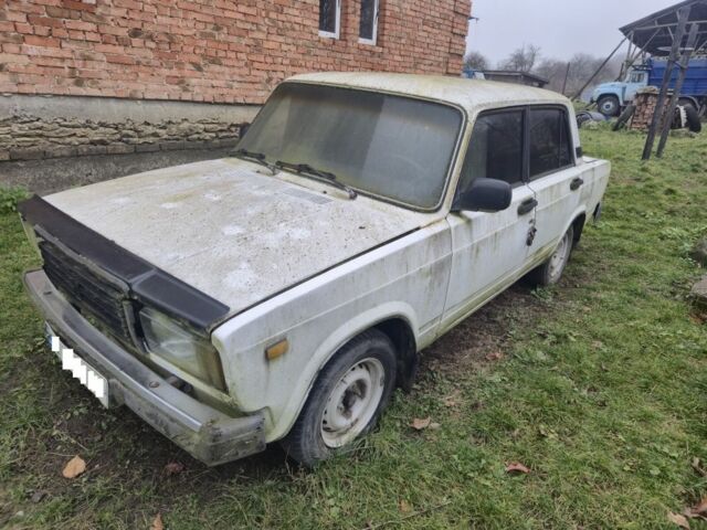 Белый ВАЗ 2107, объемом двигателя 1.5 л и пробегом 105 тыс. км за 600 $, фото 1 на Automoto.ua