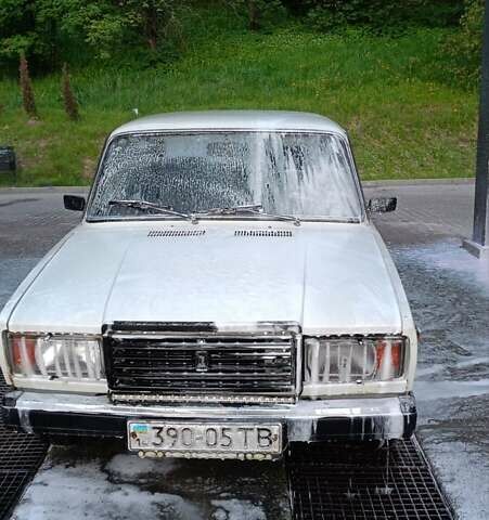 Белый ВАЗ 2107, объемом двигателя 1.6 л и пробегом 88 тыс. км за 482 $, фото 2 на Automoto.ua