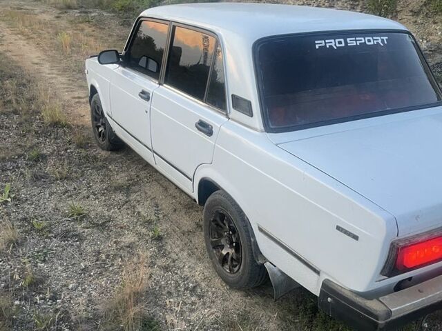ВАЗ 2107 1997 в Шаргороде на Automoto.ua Белый ВАЗ 2107, объемом двигателя 1.6 л и пробегом 400 тыс. км за 1300 $, фото 3 на Automoto.ua