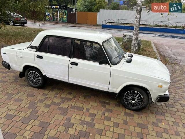 Білий ВАЗ 2107, об'ємом двигуна 1.5 л та пробігом 210 тис. км за 700 $, фото 7 на Automoto.ua