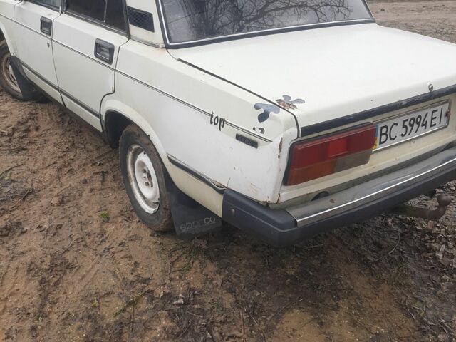 Белый ВАЗ 2107, объемом двигателя 1.5 л и пробегом 74 тыс. км за 750 $, фото 4 на Automoto.ua
