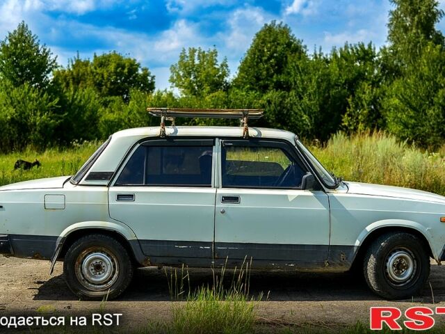 Белый ВАЗ 2107, объемом двигателя 1.5 л и пробегом 0 тыс. км за 700 $, фото 5 на Automoto.ua