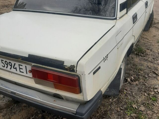 Белый ВАЗ 2107, объемом двигателя 1.5 л и пробегом 74 тыс. км за 750 $, фото 3 на Automoto.ua