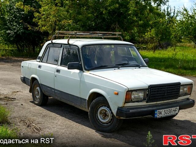 Белый ВАЗ 2107, объемом двигателя 1.5 л и пробегом 0 тыс. км за 700 $, фото 10 на Automoto.ua