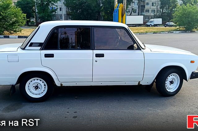 Білий ВАЗ 2107, об'ємом двигуна 1.5 л та пробігом 250 тис. км за 1457 $, фото 4 на Automoto.ua