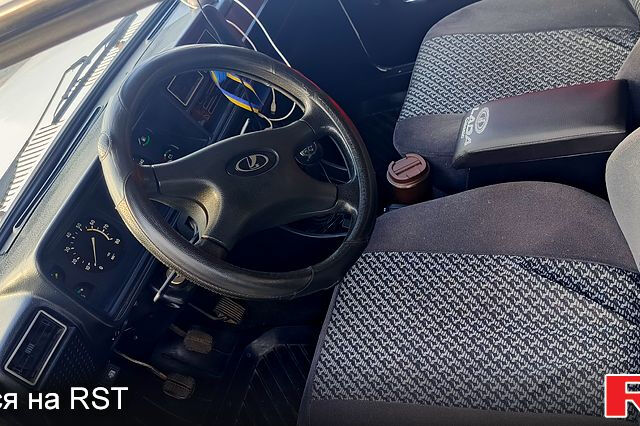 Білий ВАЗ 2107, об'ємом двигуна 1.5 л та пробігом 250 тис. км за 1457 $, фото 8 на Automoto.ua