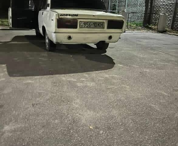 Белый ВАЗ 2107, объемом двигателя 5 л и пробегом 12 тыс. км за 286 $, фото 1 на Automoto.ua