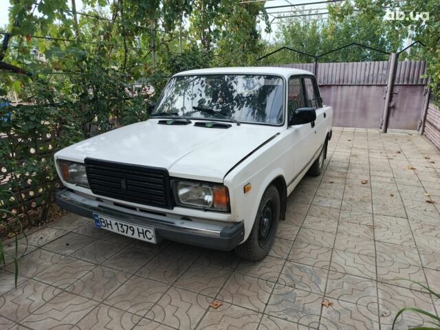 Белый ВАЗ 2107, объемом двигателя 0 л и пробегом 200 тыс. км за 1000 $, фото 1 на Automoto.ua