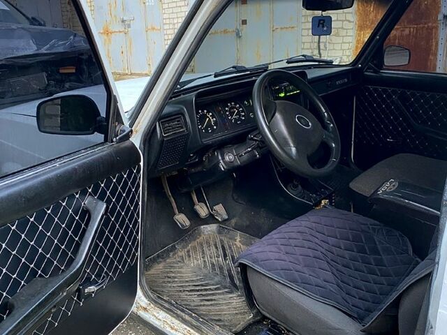 Білий ВАЗ 2107, об'ємом двигуна 1.6 л та пробігом 200 тис. км за 750 $, фото 4 на Automoto.ua