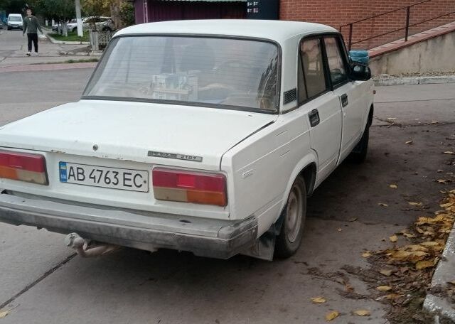 Белый ВАЗ 2107, объемом двигателя 0 л и пробегом 57 тыс. км за 450 $, фото 3 на Automoto.ua