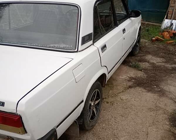 Белый ВАЗ 2107, объемом двигателя 1.45 л и пробегом 87 тыс. км за 1000 $, фото 2 на Automoto.ua