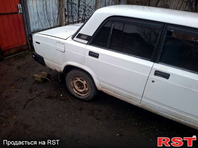 Білий ВАЗ 2107, об'ємом двигуна 1.6 л та пробігом 91 тис. км за 710 $, фото 2 на Automoto.ua
