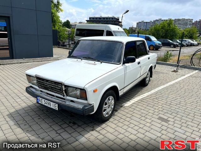 ВАЗ 2107 1999 в Днепре (Днепропетровске) на Automoto.ua Белый ВАЗ 2107, объемом двигателя 1.5 л и пробегом 196 тыс. км за 1300 $, фото 1 на Automoto.ua
