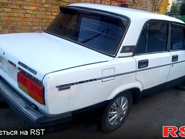 Белый ВАЗ 2107, объемом двигателя 1.5 л и пробегом 140 тыс. км за 650 $, фото 3 на Automoto.ua