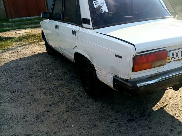 Белый ВАЗ 2107, объемом двигателя 1.5 л и пробегом 210 тыс. км за 410 $, фото 3 на Automoto.ua