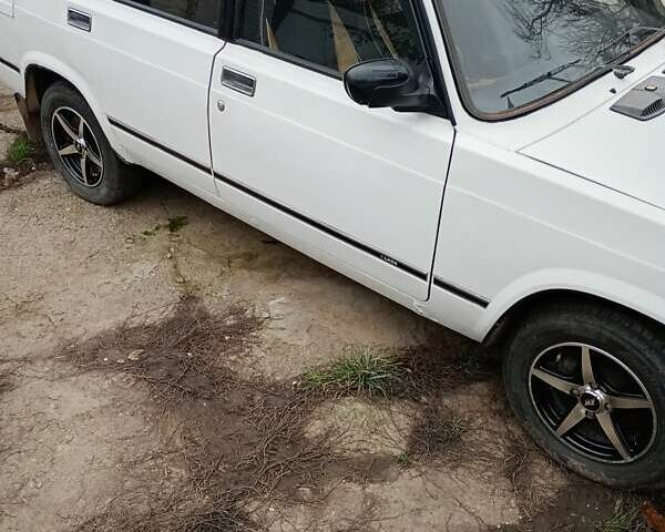 Белый ВАЗ 2107, объемом двигателя 1.45 л и пробегом 87 тыс. км за 1000 $, фото 3 на Automoto.ua
