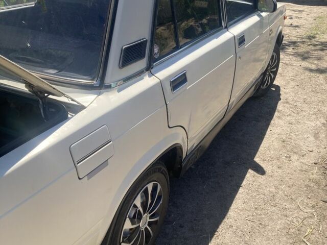 Білий ВАЗ 2107, об'ємом двигуна 1.5 л та пробігом 230 тис. км за 594 $, фото 2 на Automoto.ua