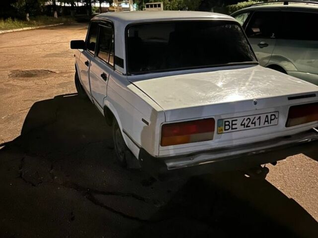Белый ВАЗ 2107, объемом двигателя 1.6 л и пробегом 3 тыс. км за 908 $, фото 3 на Automoto.ua