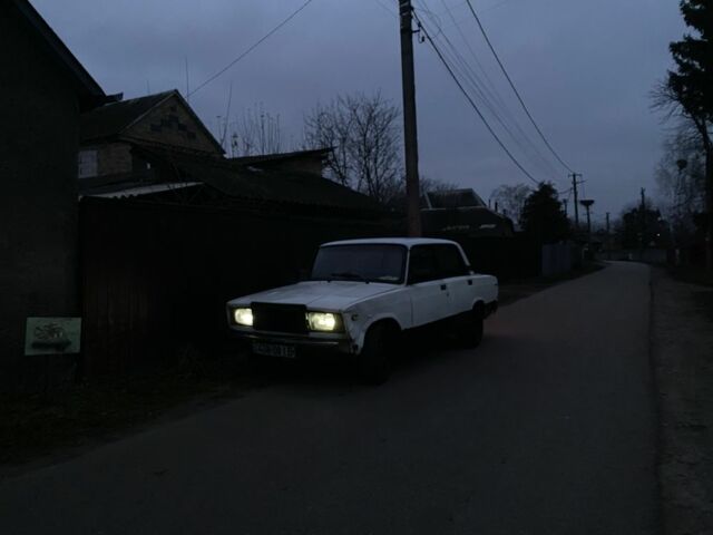 Білий ВАЗ 2107, об'ємом двигуна 1.5 л та пробігом 100 тис. км за 711 $, фото 4 на Automoto.ua