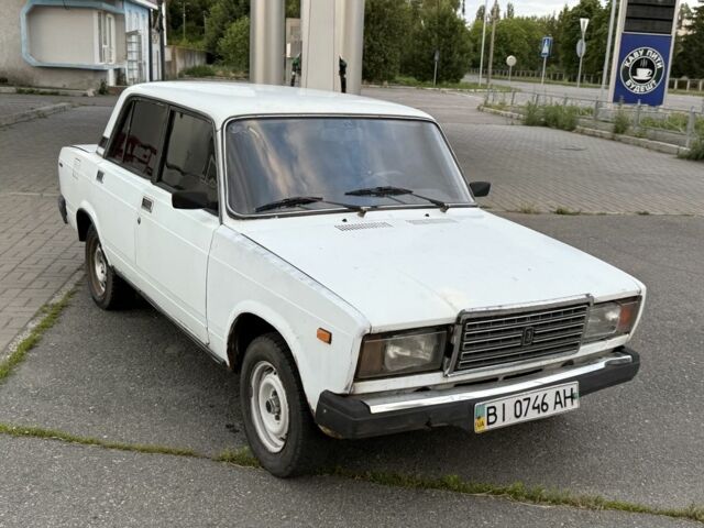 Белый ВАЗ 2107, объемом двигателя 1.5 л и пробегом 150 тыс. км за 700 $, фото 2 на Automoto.ua