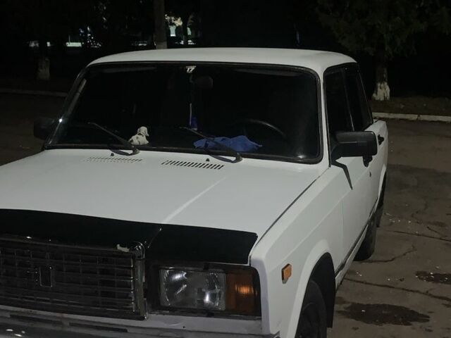 Белый ВАЗ 2107, объемом двигателя 1.6 л и пробегом 3 тыс. км за 908 $, фото 1 на Automoto.ua