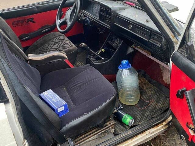 Белый ВАЗ 2107, объемом двигателя 1.2 л и пробегом 2 тыс. км за 334 $, фото 8 на Automoto.ua