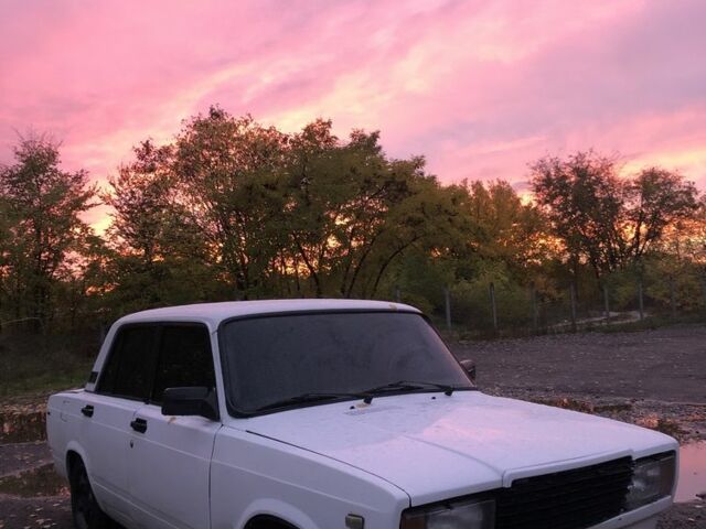 Белый ВАЗ 2107, объемом двигателя 1.6 л и пробегом 500 тыс. км за 951 $, фото 4 на Automoto.ua