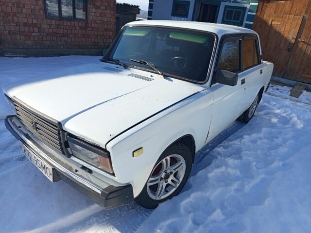 Белый ВАЗ 2107, объемом двигателя 1.5 л и пробегом 1000 тыс. км за 950 $, фото 13 на Automoto.ua