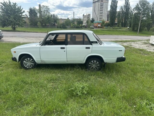 Белый ВАЗ 2107, объемом двигателя 1.5 л и пробегом 200 тыс. км за 1050 $, фото 4 на Automoto.ua