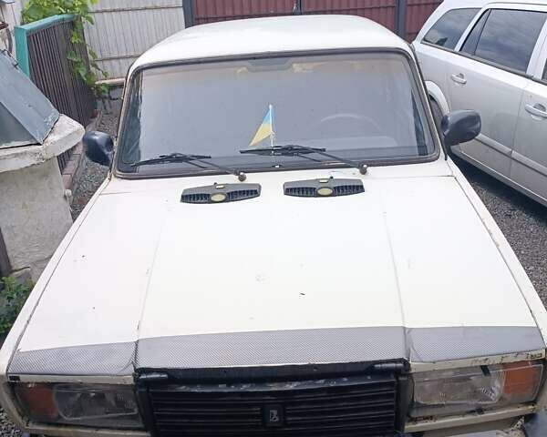 Белый ВАЗ 2107, объемом двигателя 1.45 л и пробегом 262 тыс. км за 650 $, фото 1 на Automoto.ua
