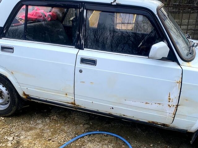 Білий ВАЗ 2107, об'ємом двигуна 1.5 л та пробігом 270 тис. км за 1000 $, фото 4 на Automoto.ua
