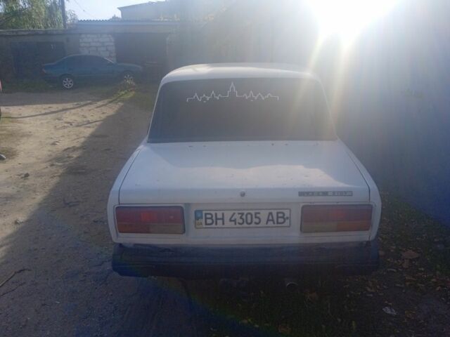 ВАЗ 2107 2001 у Белгород-Днестровском на Automoto.ua Білий ВАЗ 2107, об'ємом двигуна 0 л та пробігом 35 тис. км за 850 $, фото 1 на Automoto.ua