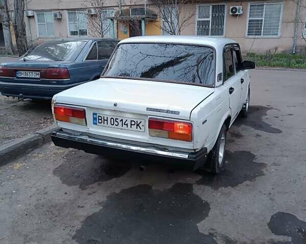 Белый ВАЗ 2107, объемом двигателя 1.45 л и пробегом 238 тыс. км за 1000 $, фото 1 на Automoto.ua
